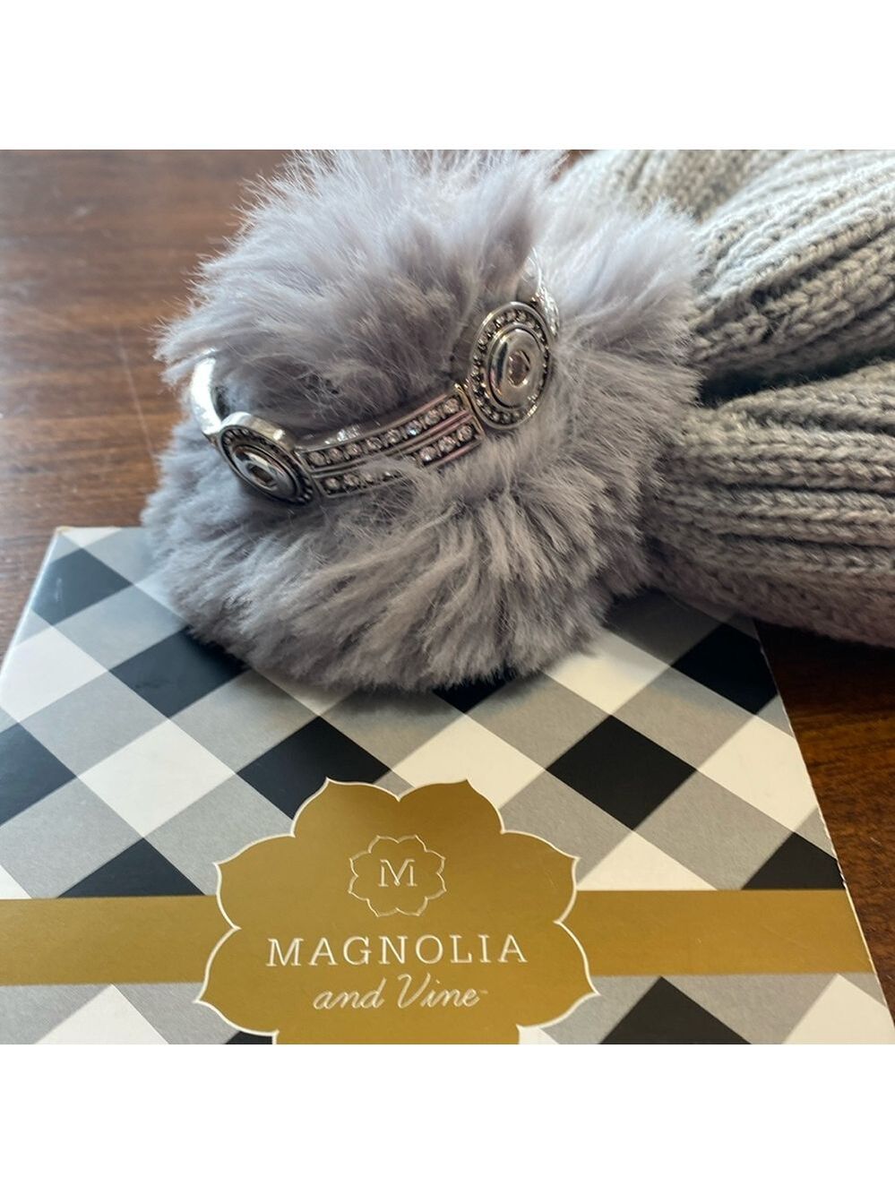 Magnolia and Vine RARE Hostess Exclusive Mini Twinkle stretch bracelet